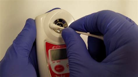 how to clean a refractometer